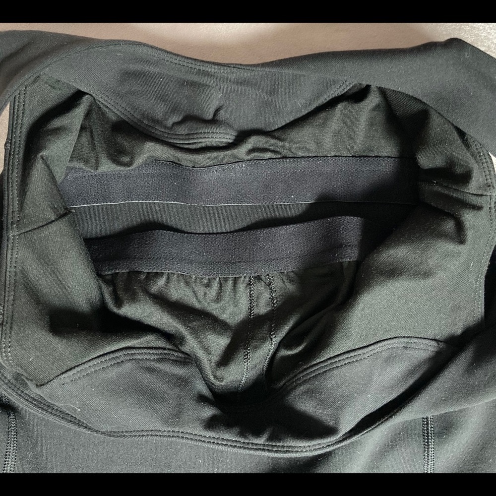 Lululemon 🍋 Scoop Neck Tank size 4 in black. - Picture 6 of 8